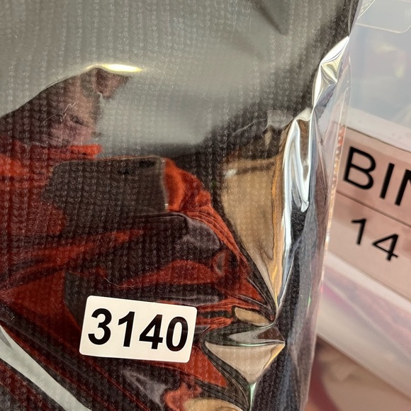 Halter Sweater - Picture 6 of 6